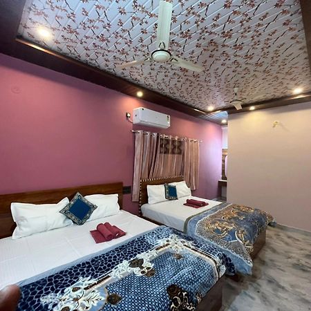 Manoj Homestay Хампи Экстерьер фото