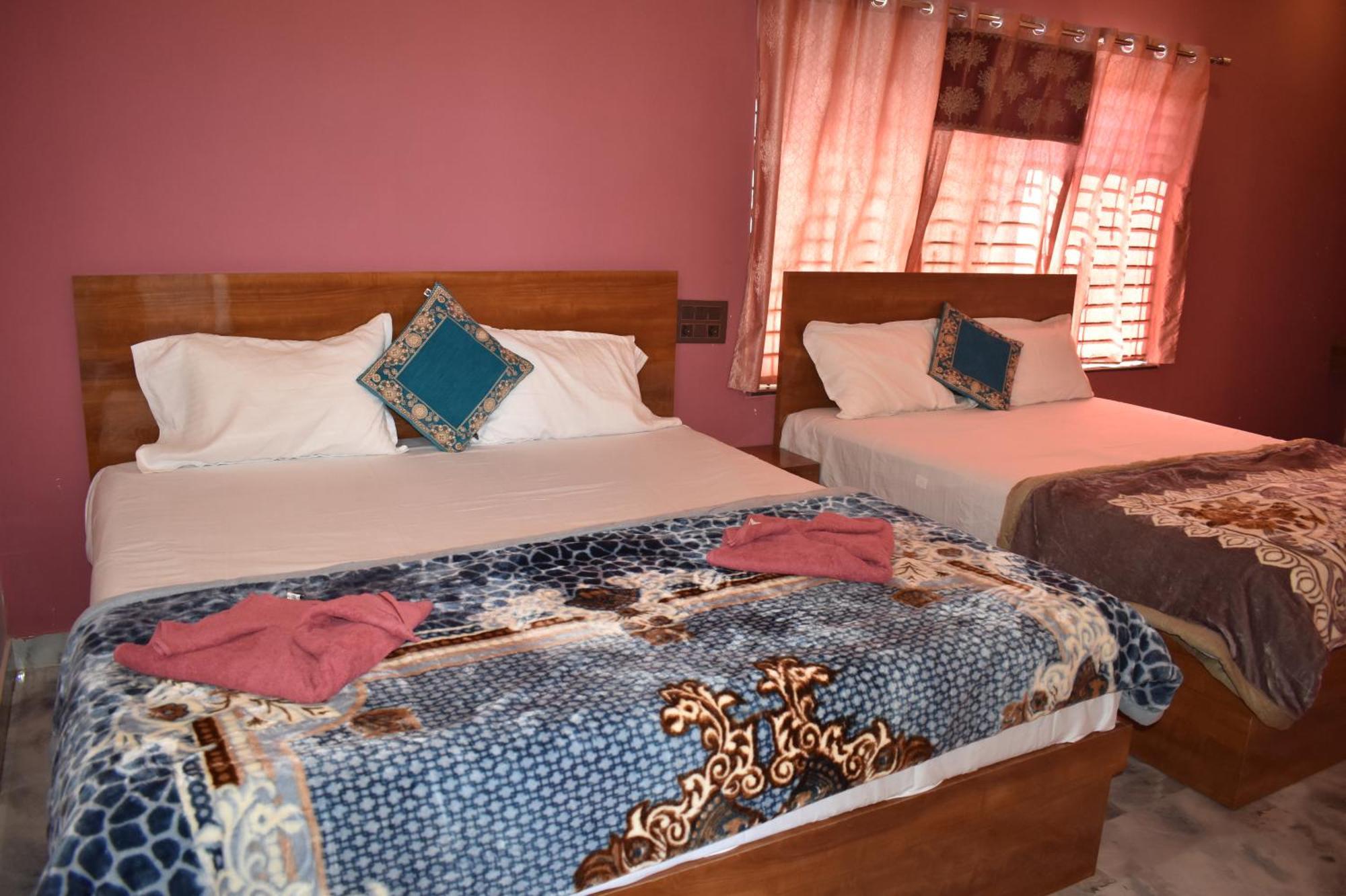 Manoj Homestay Хампи Экстерьер фото