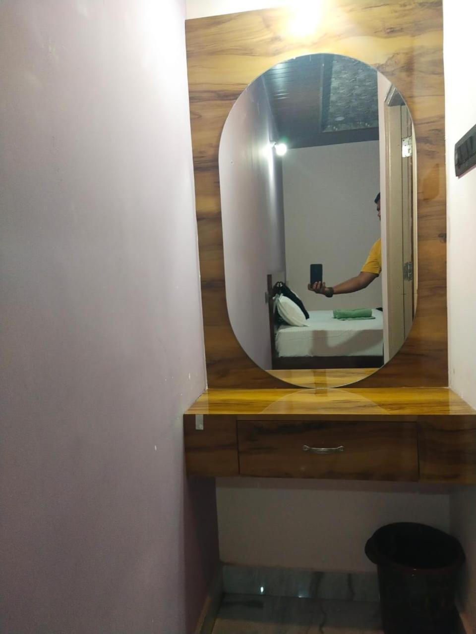 Manoj Homestay Хампи Экстерьер фото