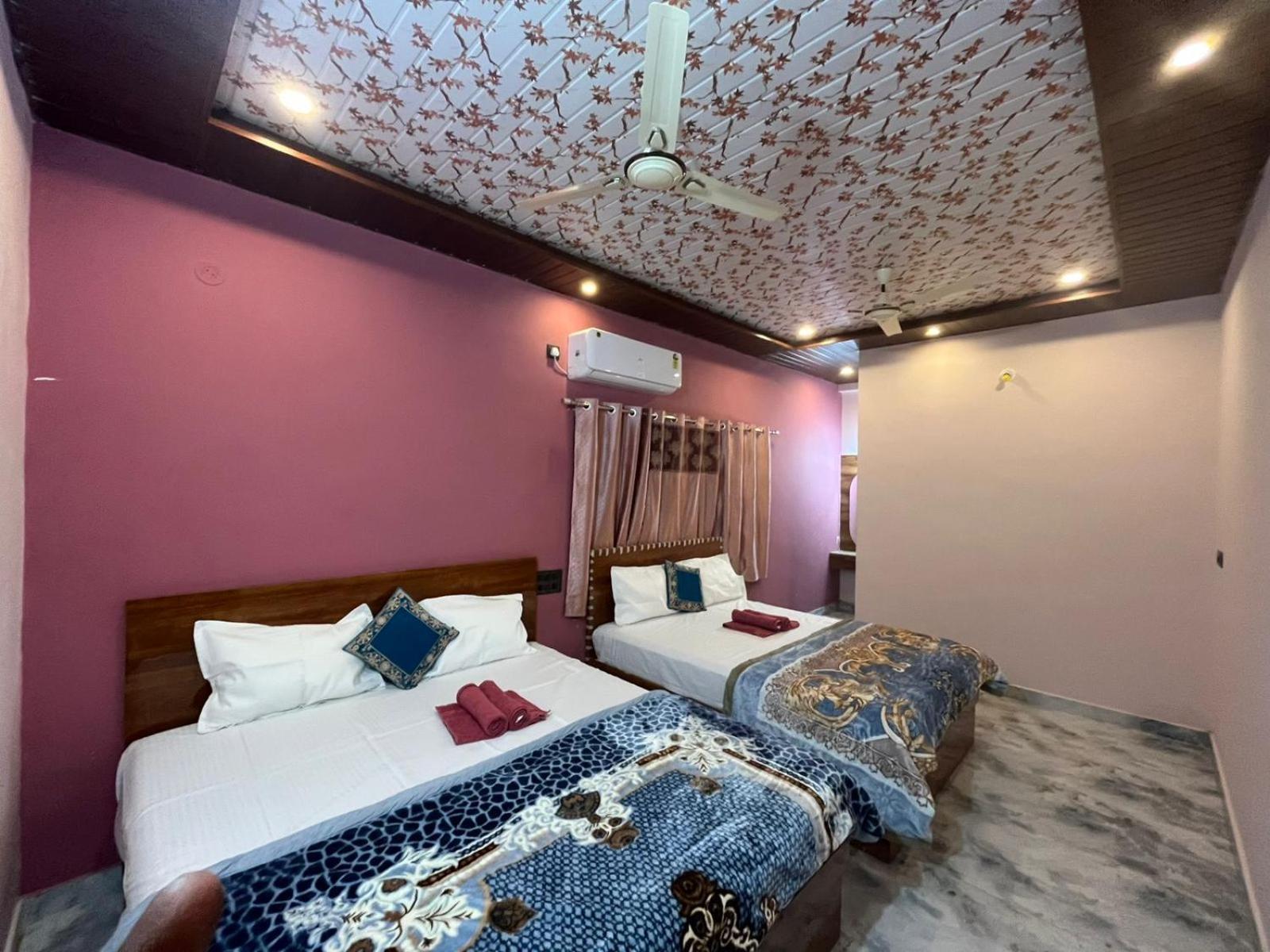 Manoj Homestay Хампи Экстерьер фото