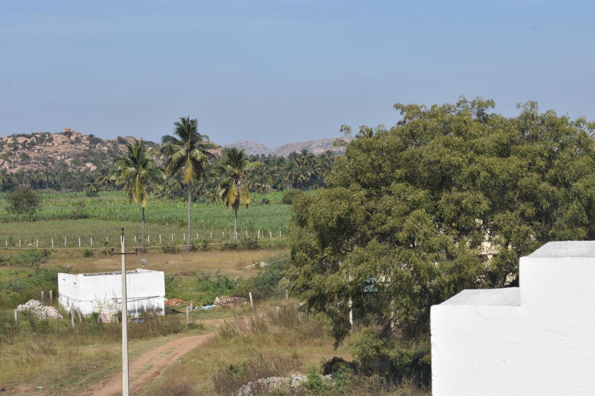 Manoj Homestay Хампи Экстерьер фото