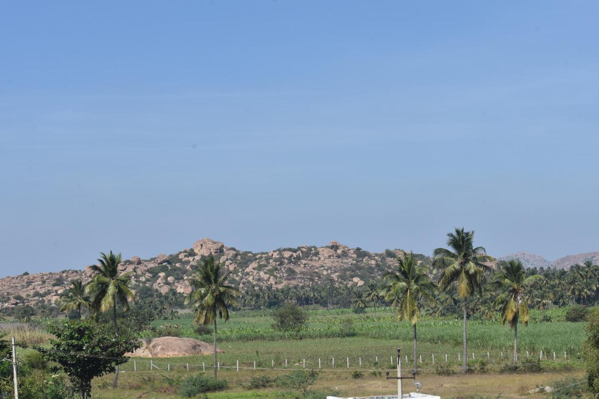 Manoj Homestay Хампи Экстерьер фото