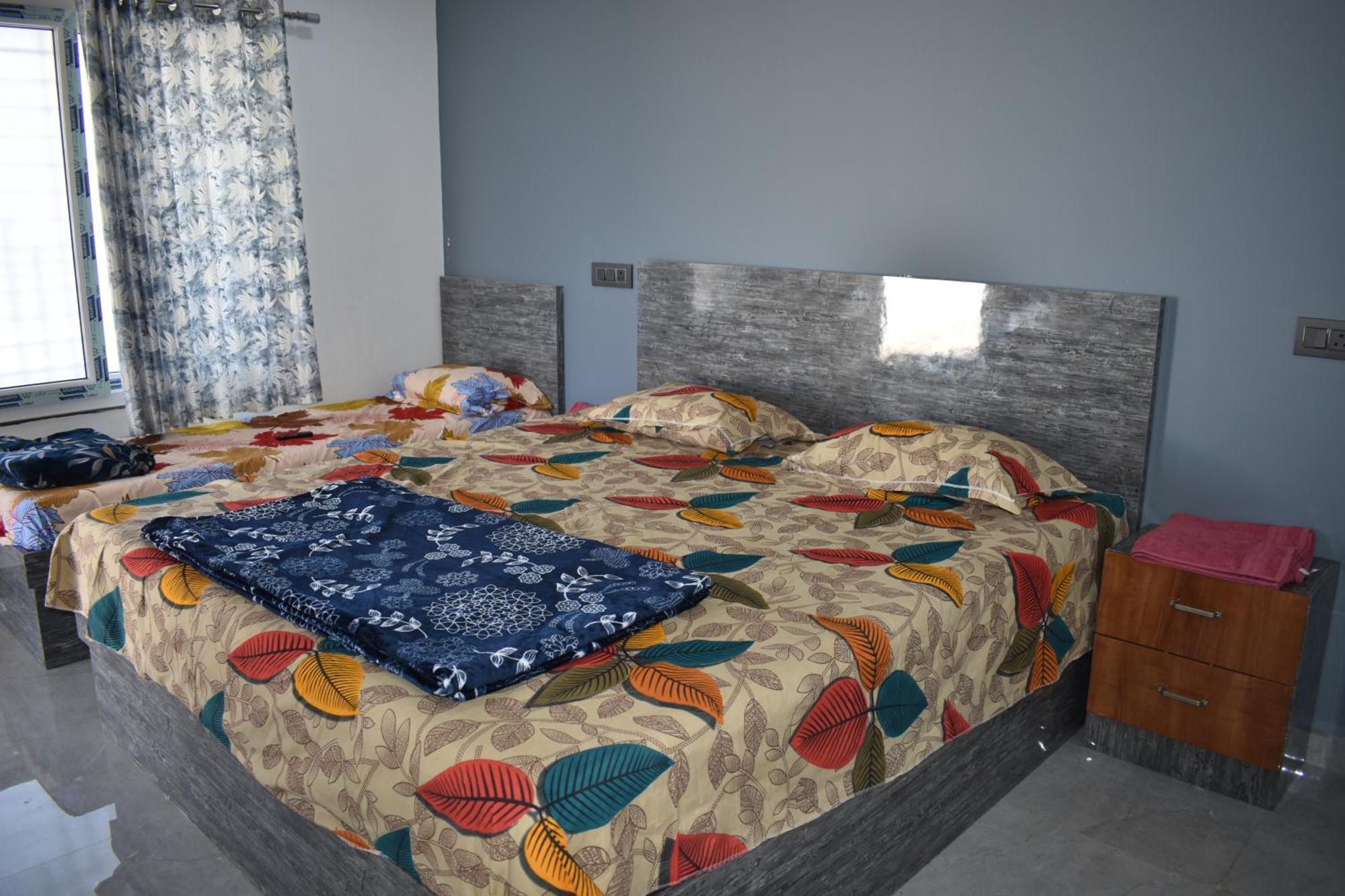 Manoj Homestay Хампи Экстерьер фото